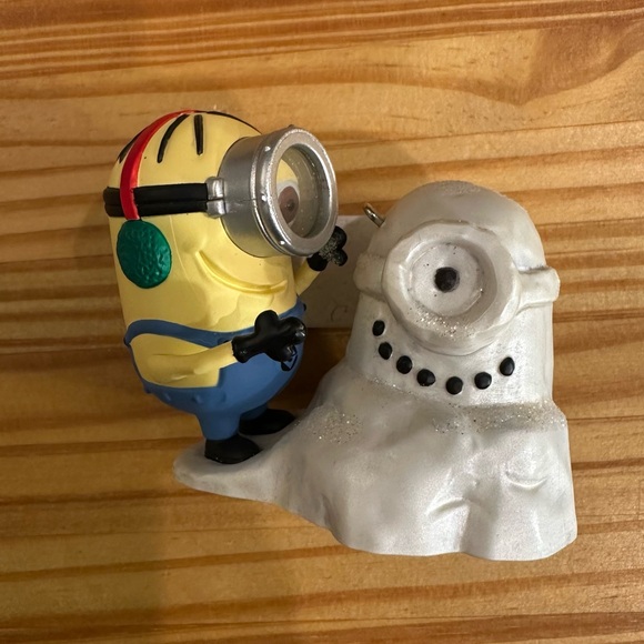 Despicable Me Despicable Snowminion Hallmark Keepsake Ornament - Picture 5 of 6